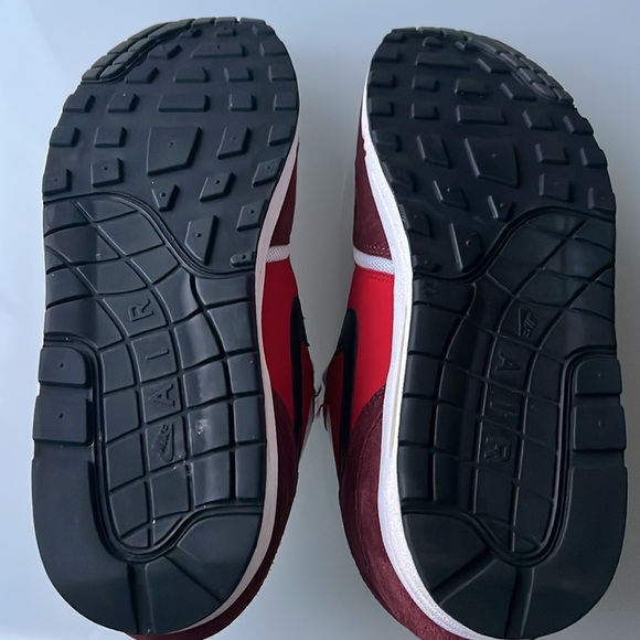 NIKE AIR MAX 1 ESSENTIAL WHITE/ BLACK-UNIVERSITY RED Sz 12 - Picture 9 of 10